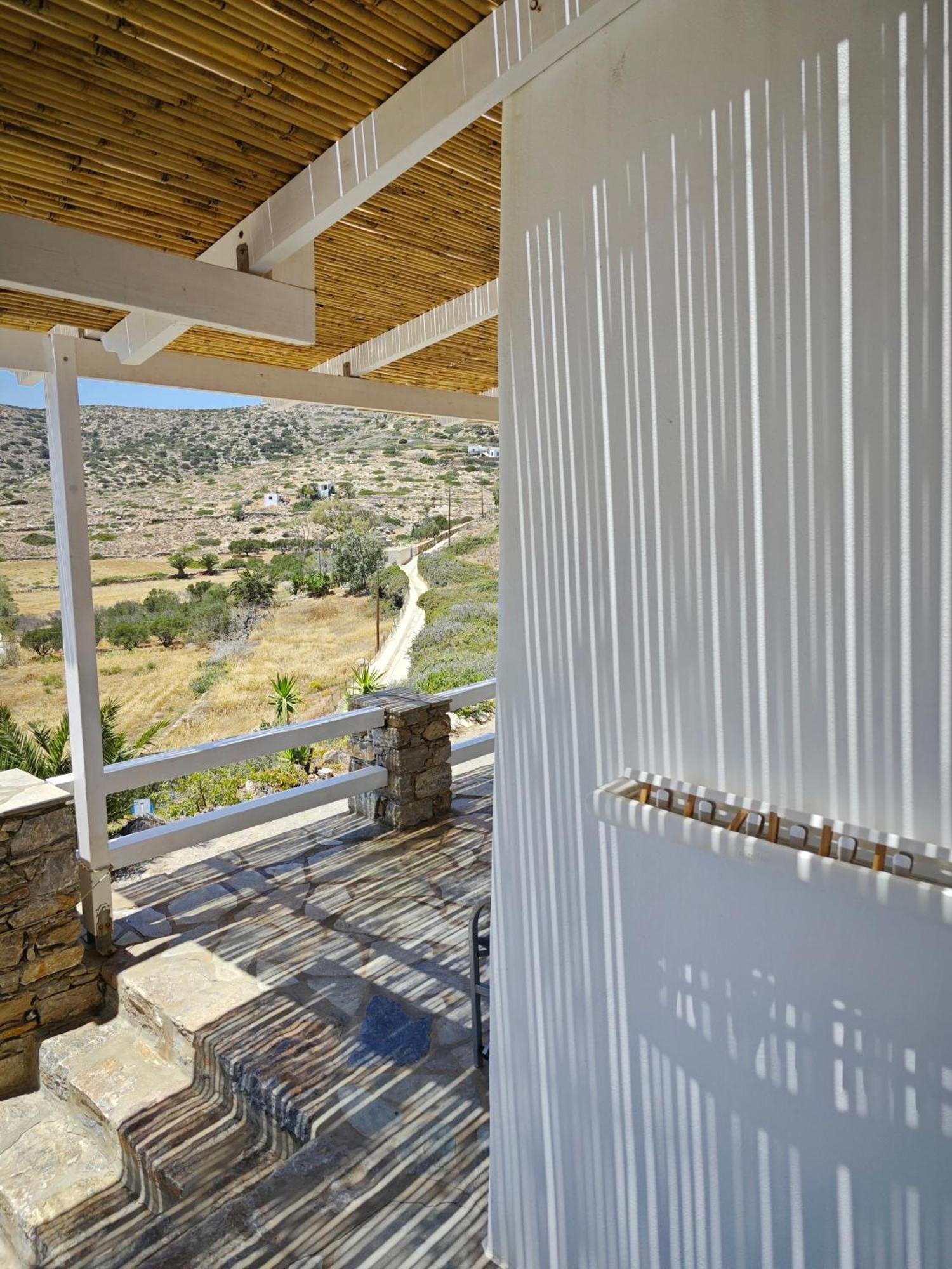 Alezina אמורגוס
